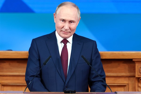 Putin: Rusya’nın kadınlara karşı geleneksel olarak saygılı bir tutumu var