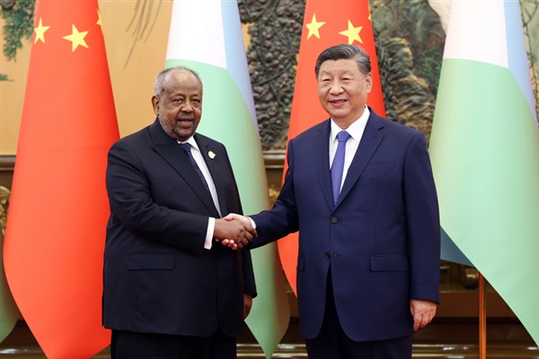 Xi Jinping, Cibuti Devlet Başkanı Guelleh’le görüştü