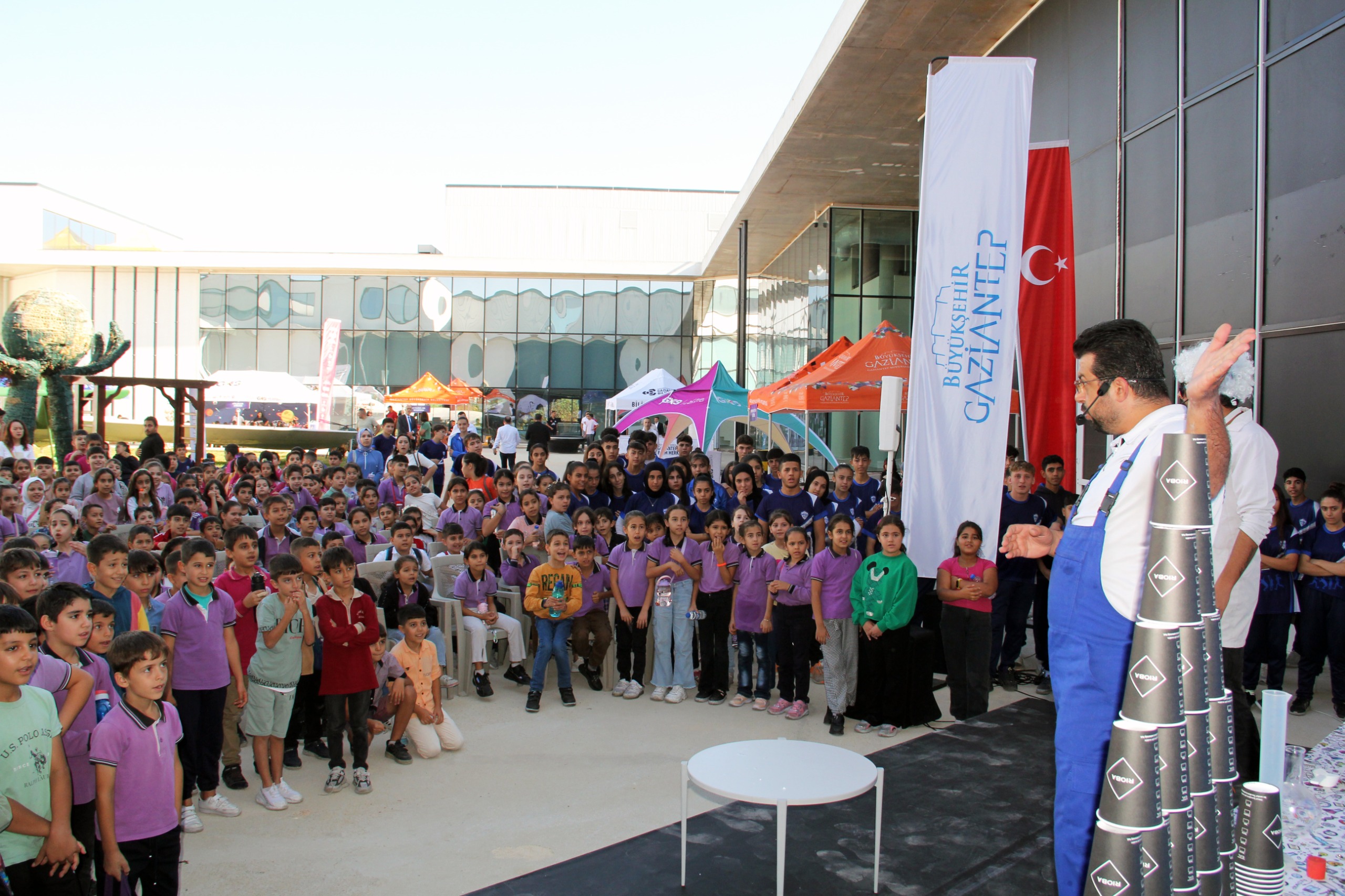 “AstroFest Gaziantep” projesinin ikinci ayağı “Bilim Şenliği” devam ediyor