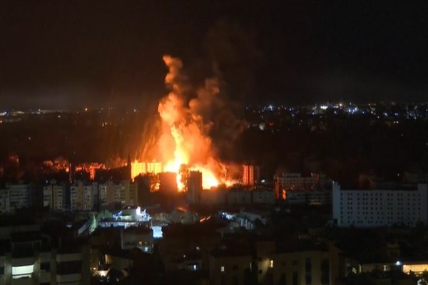 Beyrut’ta çok sayıda hava saldırısı: Altı bina yıkıldı