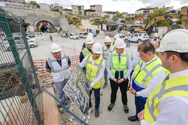 İzmir Büyükşehir Belediye Başkanı