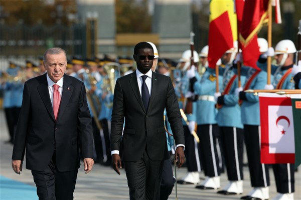 Cumhurbaşkanı Erdoğan, Senegal Cumhurbaşkanı Faye’yi resmi törenle karşıaldı