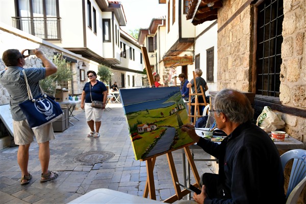 Uluslararası Kaleiçi Old Town Festivali’yle sokaklar sanatla renklendi