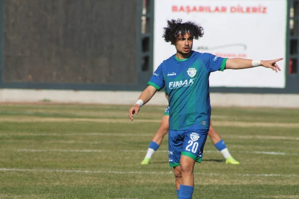 ASD Yapı Eflanispor’un yeni oyuncusu Berk Can Aktaş, dikkatleri üzerine çekti