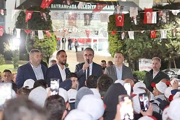 Bayrampaşa Belediyesi’nden işçilere yüzde 40 zam