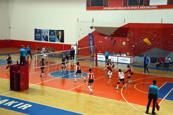 Diyarbakır Genç Kadınlar Voleybol Takımı, finale yükseldi