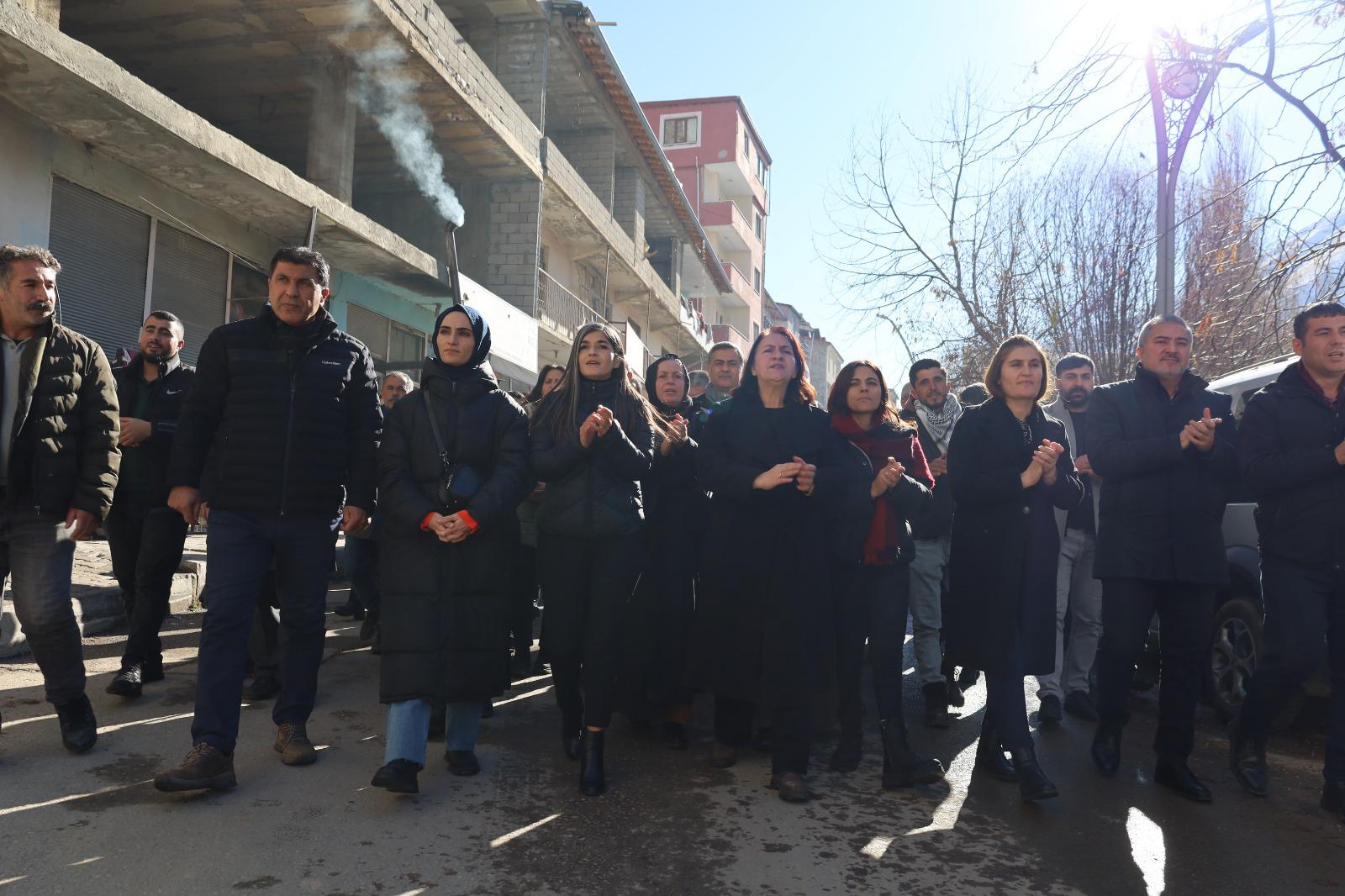 Eşbaşkan Şedal ve Zeydan, Bahçesaray’da nöbet eyleminde